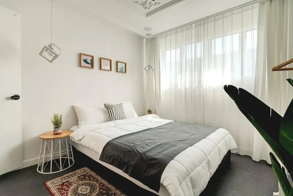 סיאול Hongdae 4Bed Room House 0*,  קוריאה הדרומית