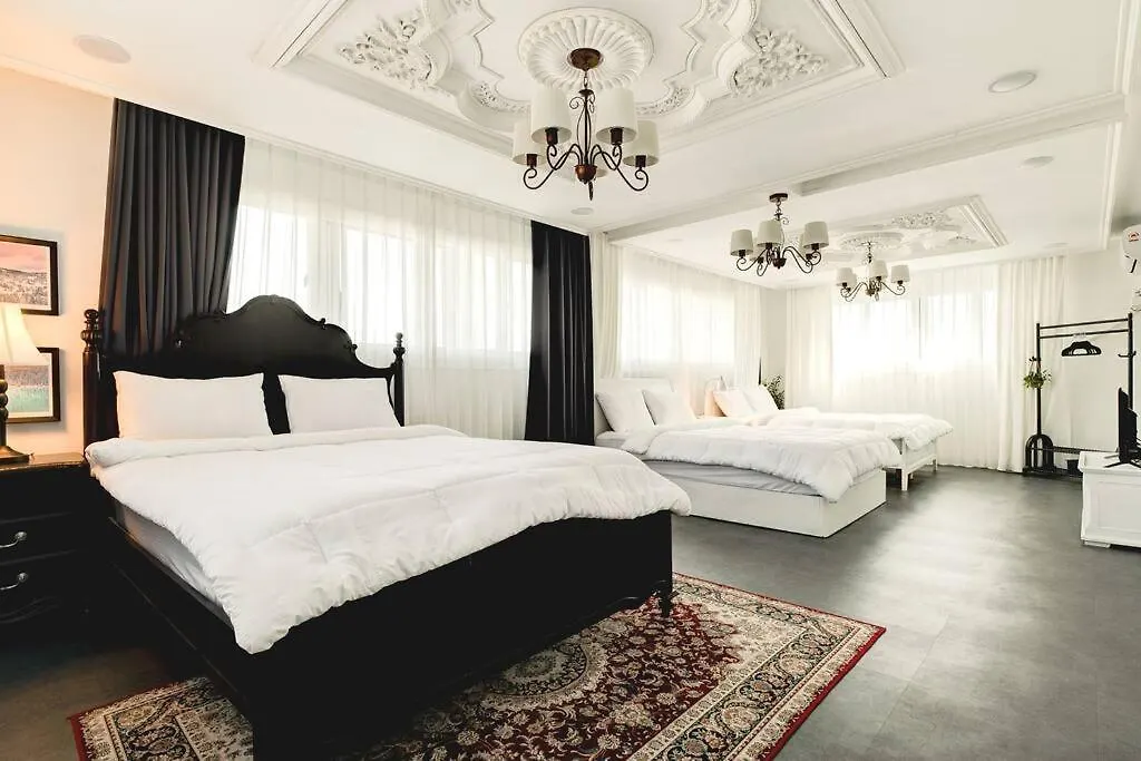 דירה סיאול Hongdae 4Bed Room House